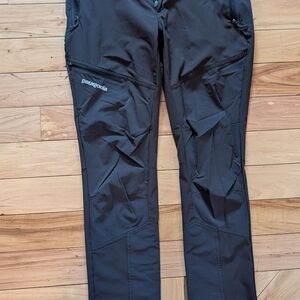 Patagonia Black Cargo Pants for Outdoor Adventures